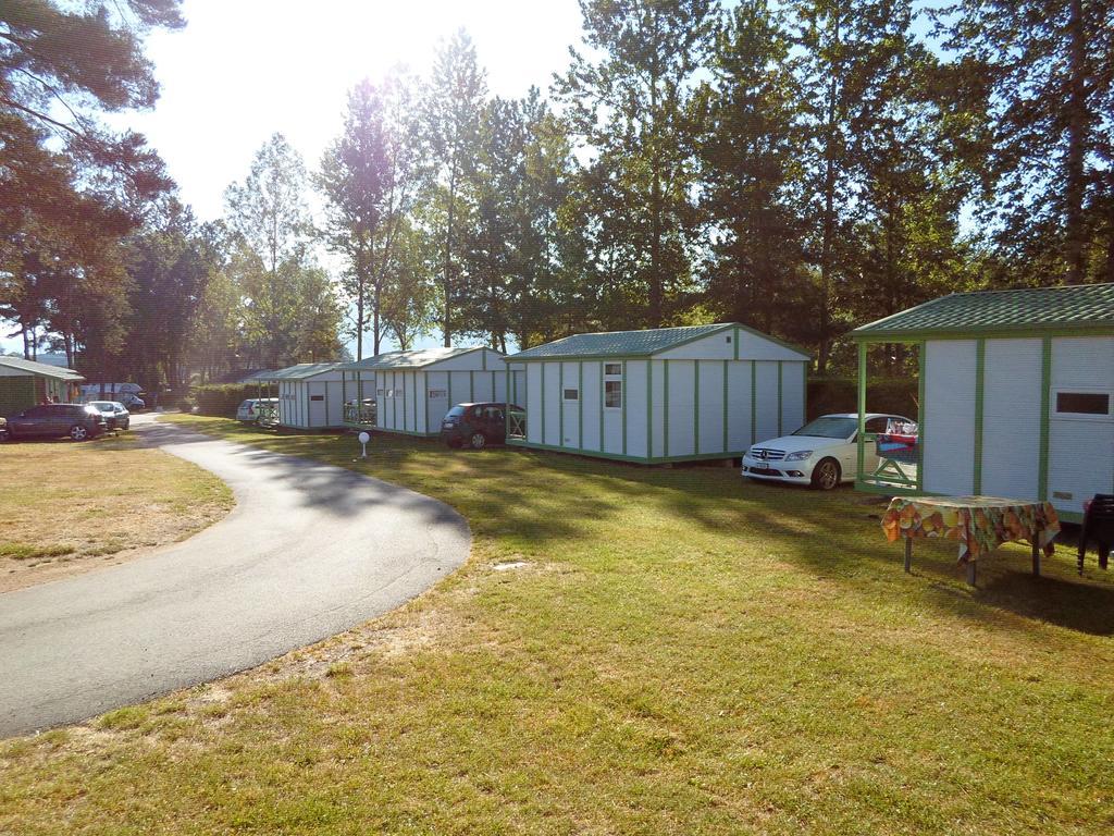 Camping Les Pinasses La Chapelle  Экстерьер фото