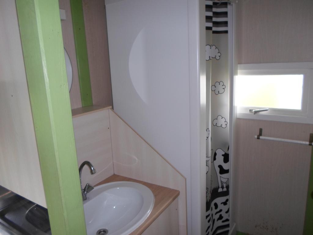 Camping Les Pinasses La Chapelle  Номер фото